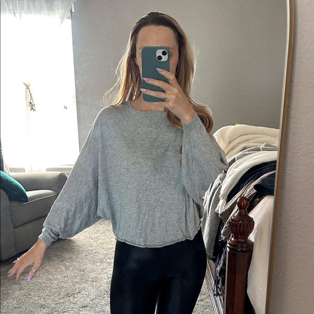 Light Gray Cropped Pullover Sweatshirt